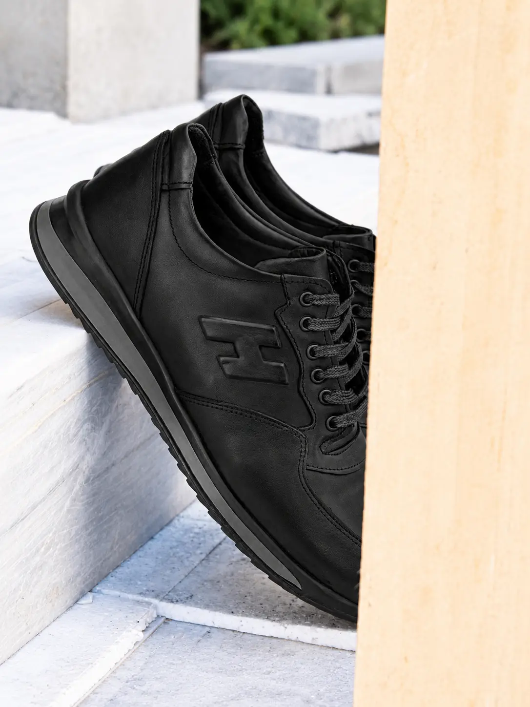 dermatina-mayra-sneakers-me-anatomiko-pato-1801-1801-2-mayro