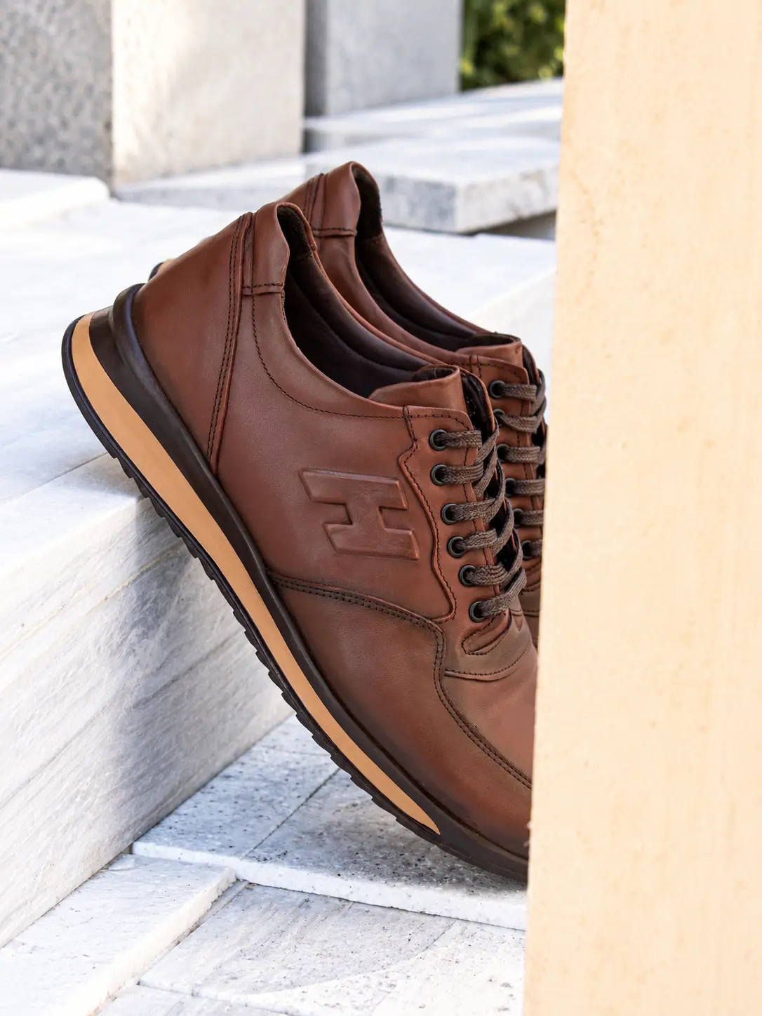 dermatina-sneakers-me-anatomiko-pato-kwdikos-1801-taba-1801-1-tampa